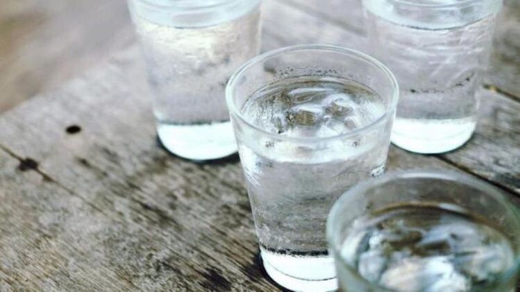 Pri používaní diuretík na chudnutie musíte piť veľa vody. 